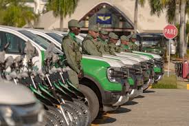 Operativos SENPA río Haina motocicletas durante patrullaje ambiental.